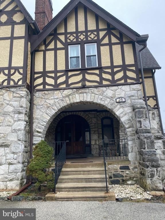 25 MONTROSE AVENUE – photo 2