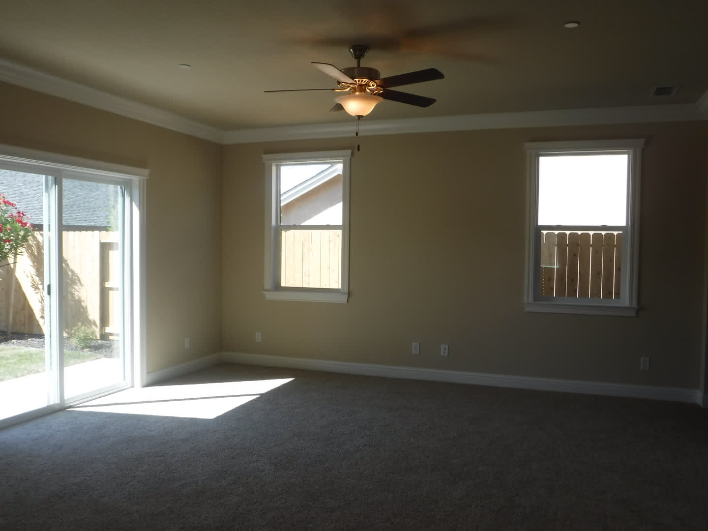Beautiful Home in Highland Park – photo 3