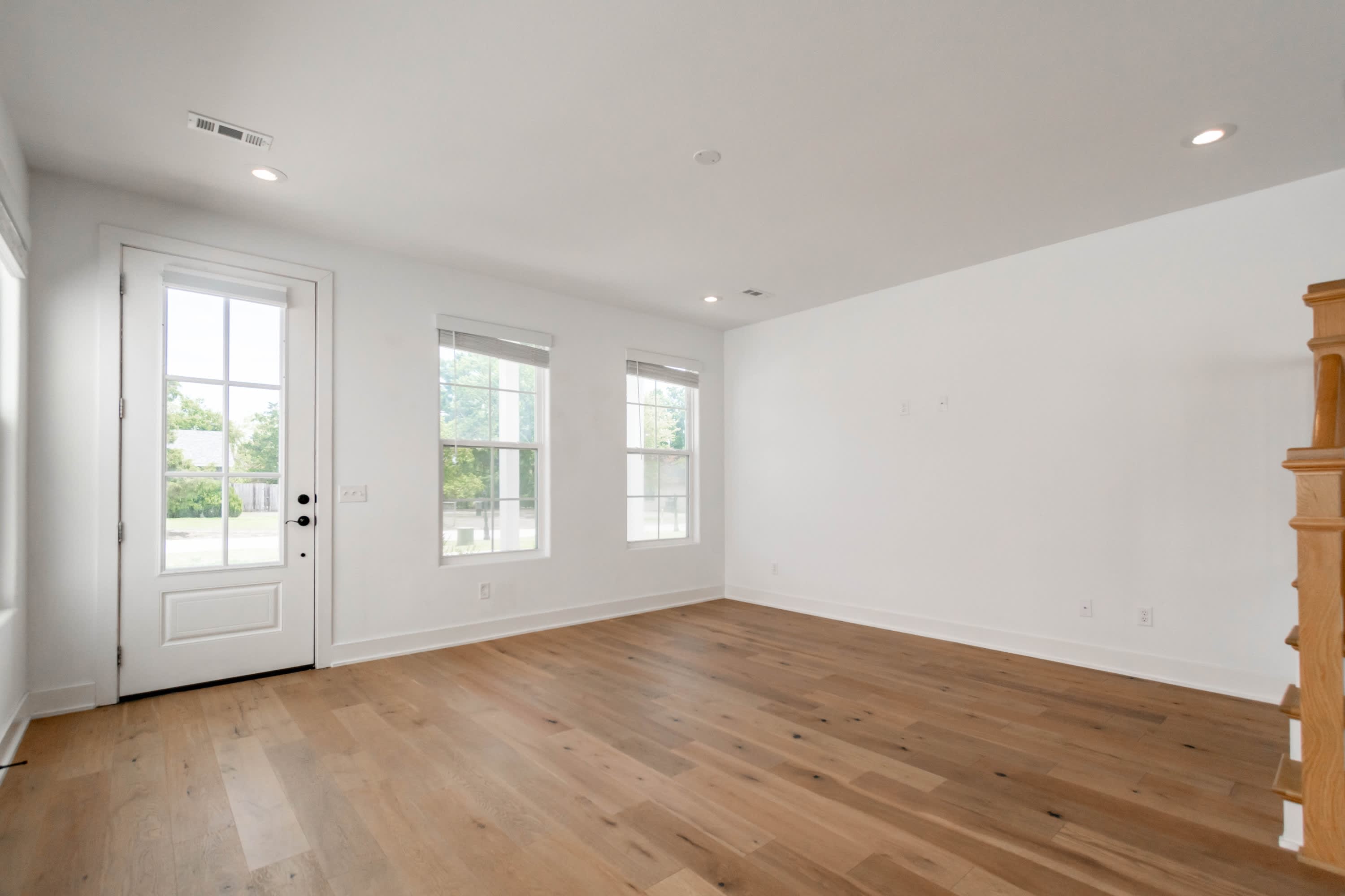 1023 South Hollywood Avenue – photo 2