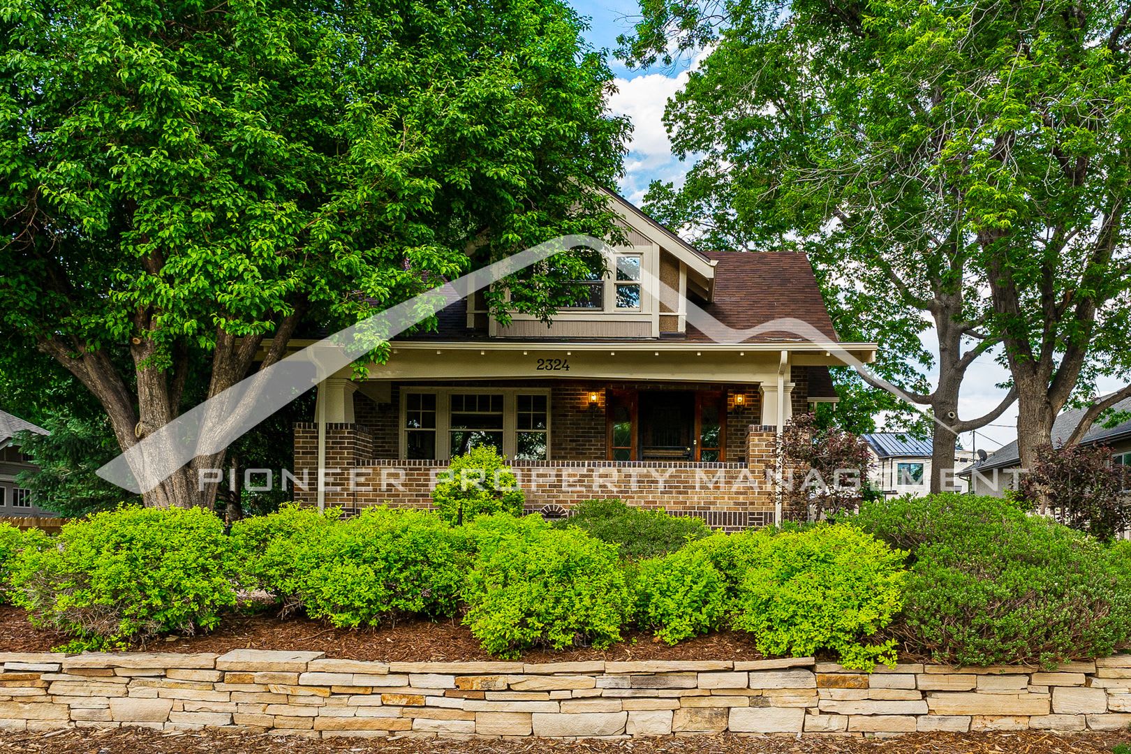 Beautiful Home with Swamp Cooler and Parking – photo 1