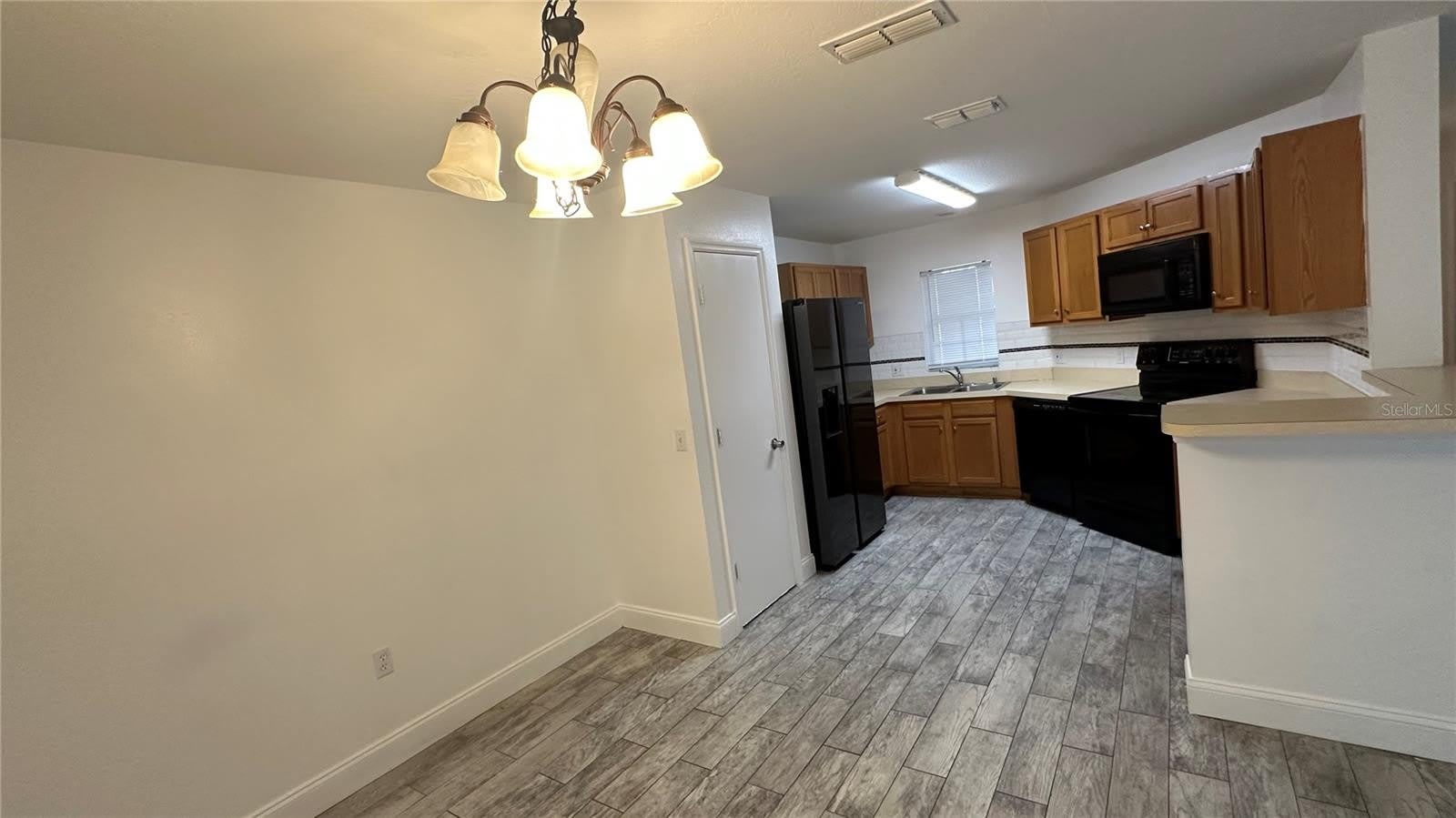 2437 HASSONITE Street – photo 5