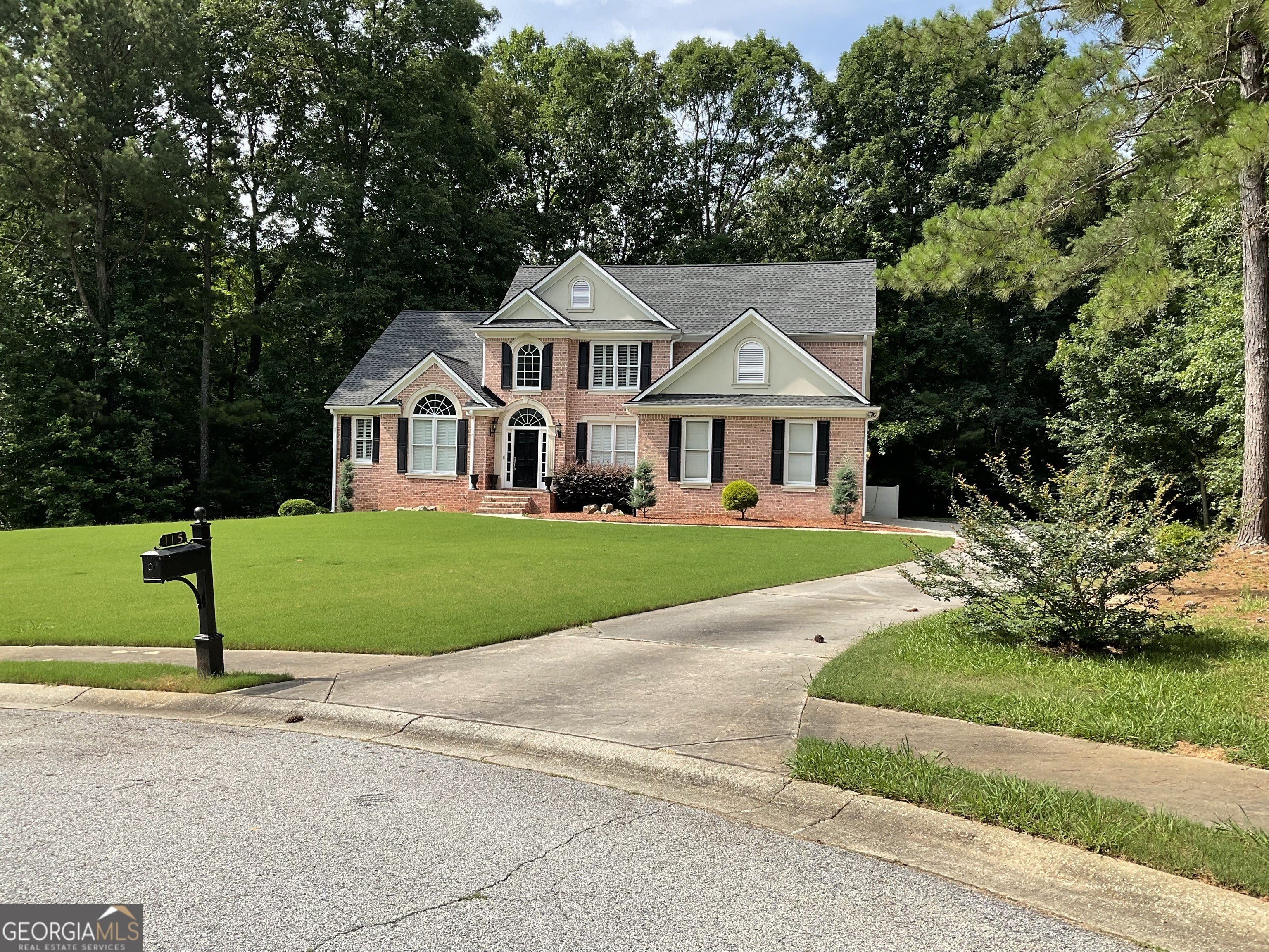 115 Sutton Court – photo 2
