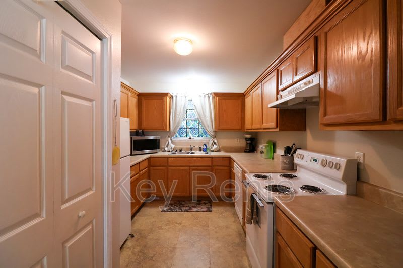 405 E Palmetto Ave – photo 4