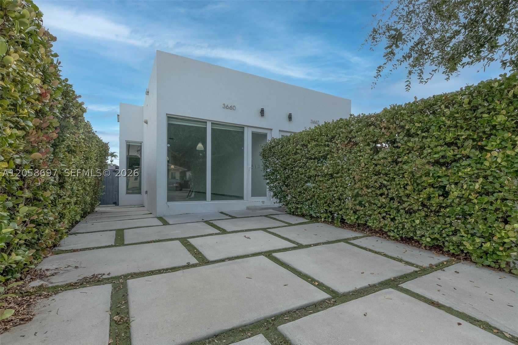3662 SW 24th Ter – photo 1