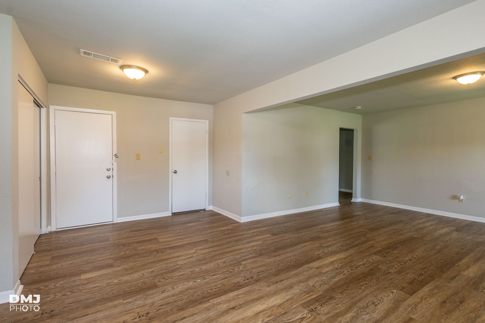 Move In Ready And Pricced To Go 3 Bed 2 Bath In 77619 – photo 4