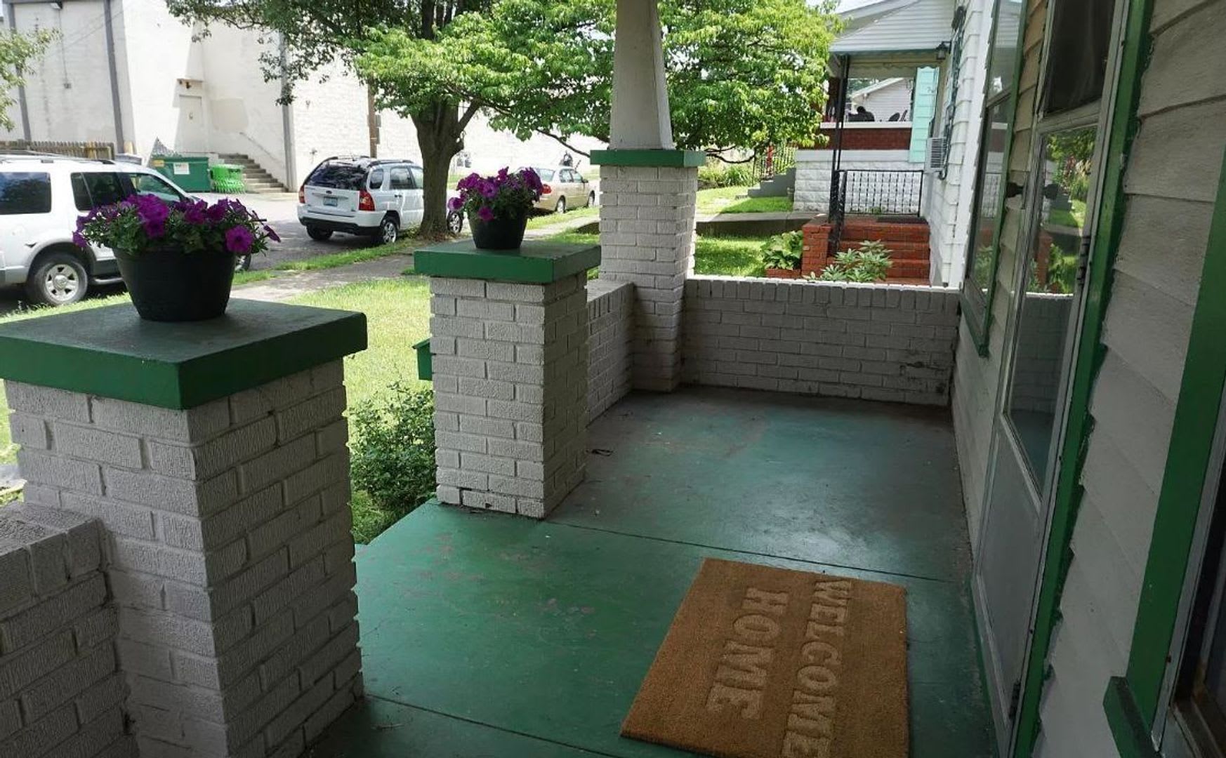 Cute and Cozy 2BD/1BA LEASING SPECIAL Move in by 9/15/2026 and receive 50% off of your Deposit. – photo 2
