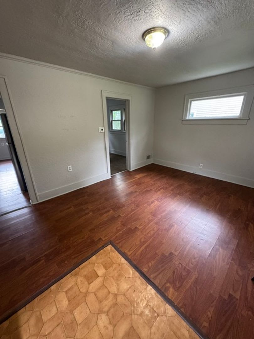 1921 Drexel Ave. – photo 2