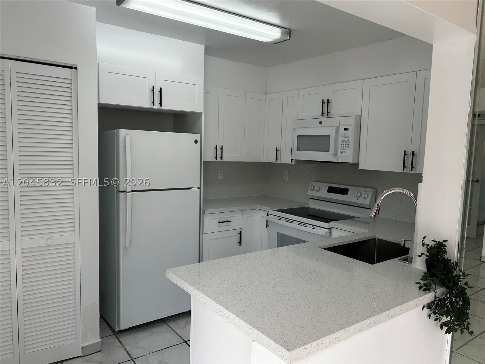 301 W Park Dr – photo 5