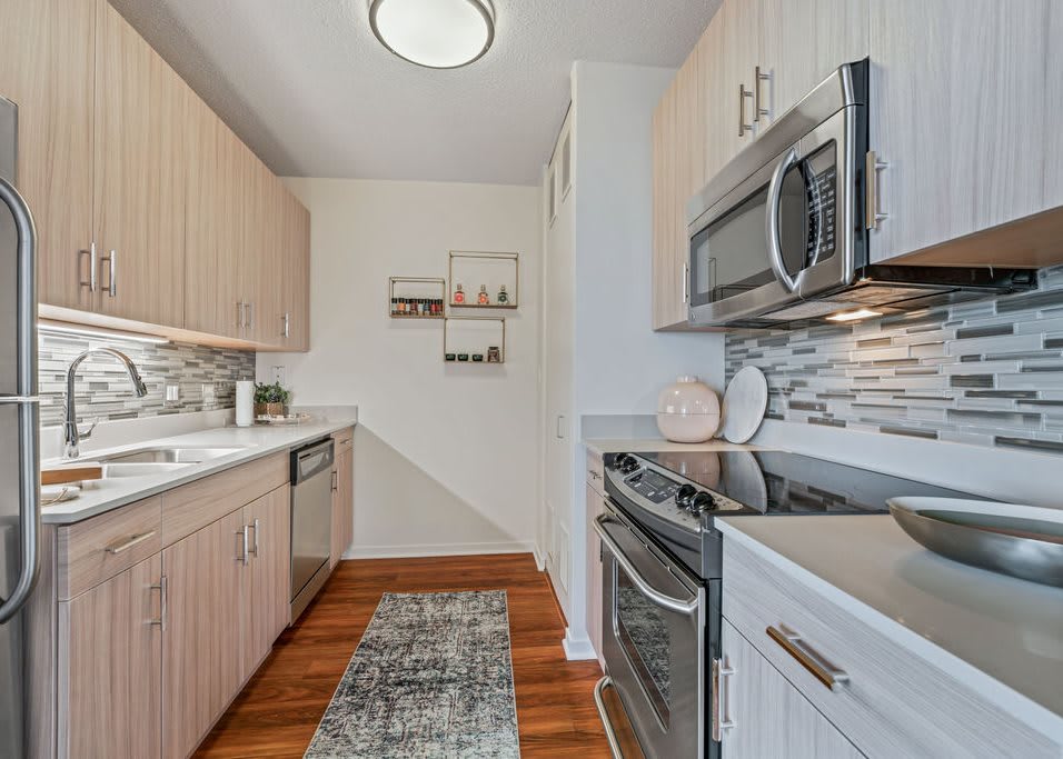550 North Kingsbury Street – photo 5