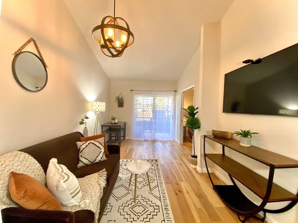 1621 Hotel Circle S – photo 1