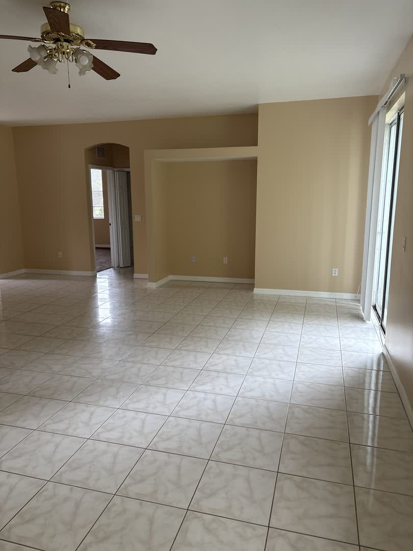 Spacious 3-Bedroom Home with Bonus Flex Room in Northeast Ocala – Space to Live, Work & Entertain! – photo 5