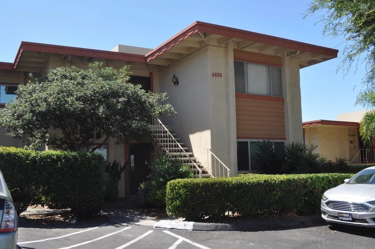 6808 Hyde Park Drive – photo 1