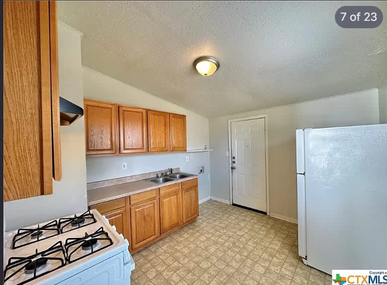 2721 Lewis St – photo 2
