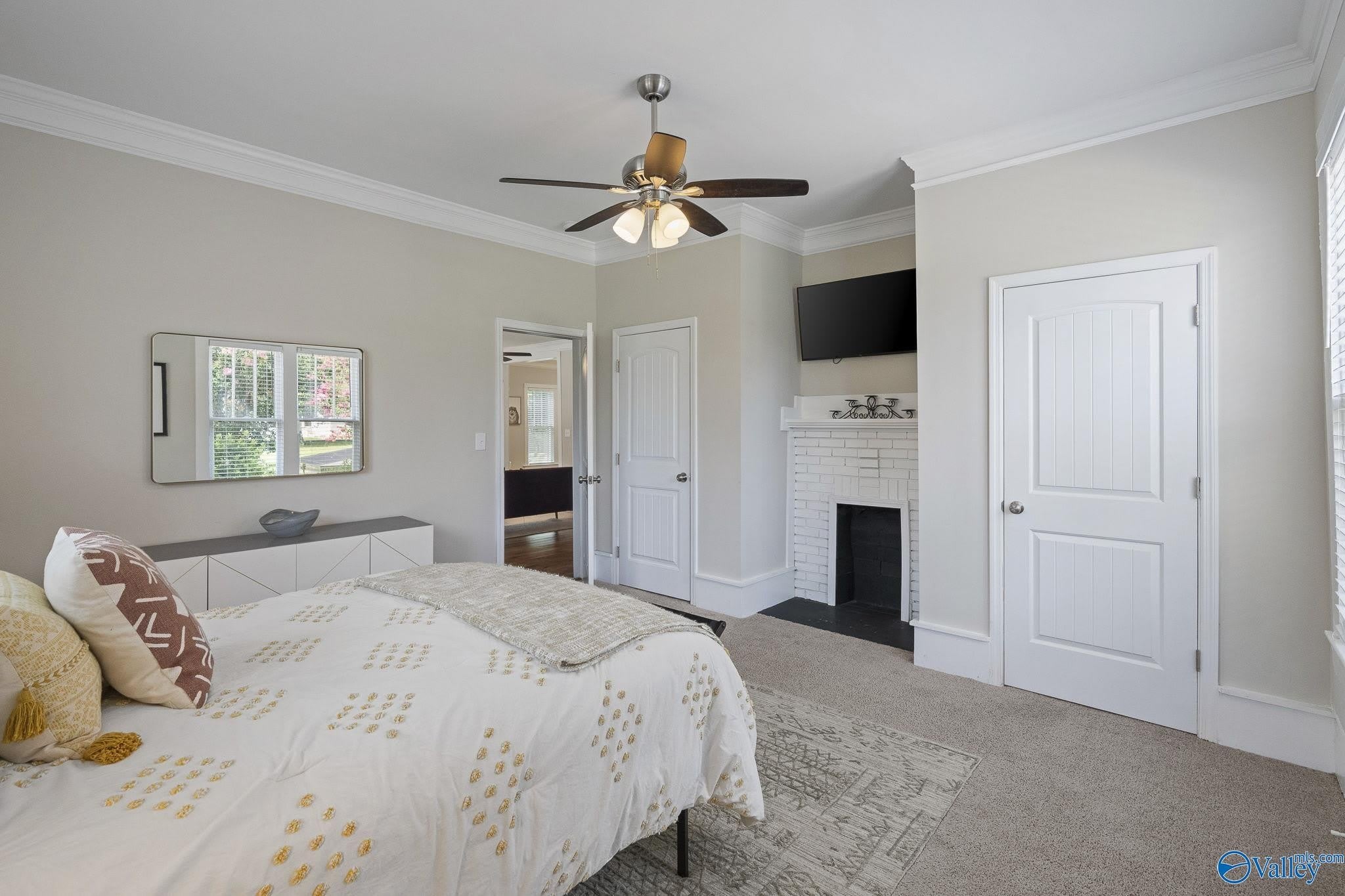 4286 Sullivan Street – photo 2