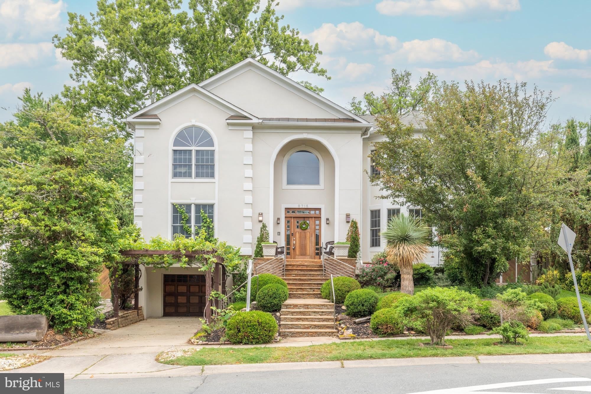 9715 SINGLETON Drive – photo 1