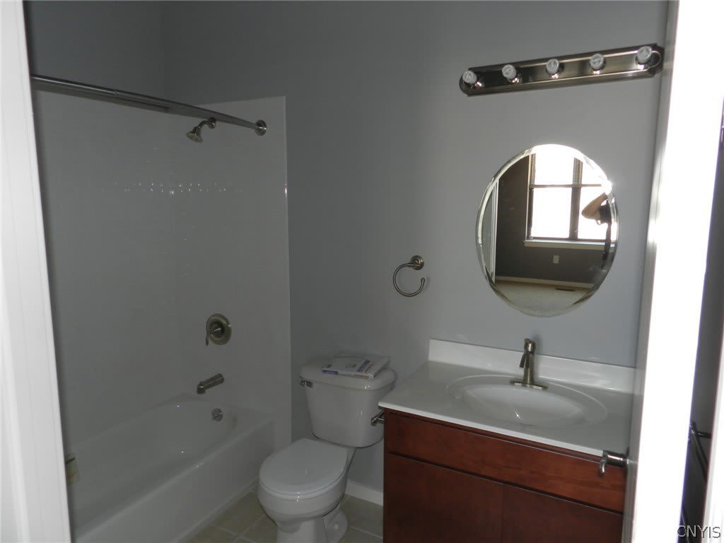 317 S Clinton Street – photo 4
