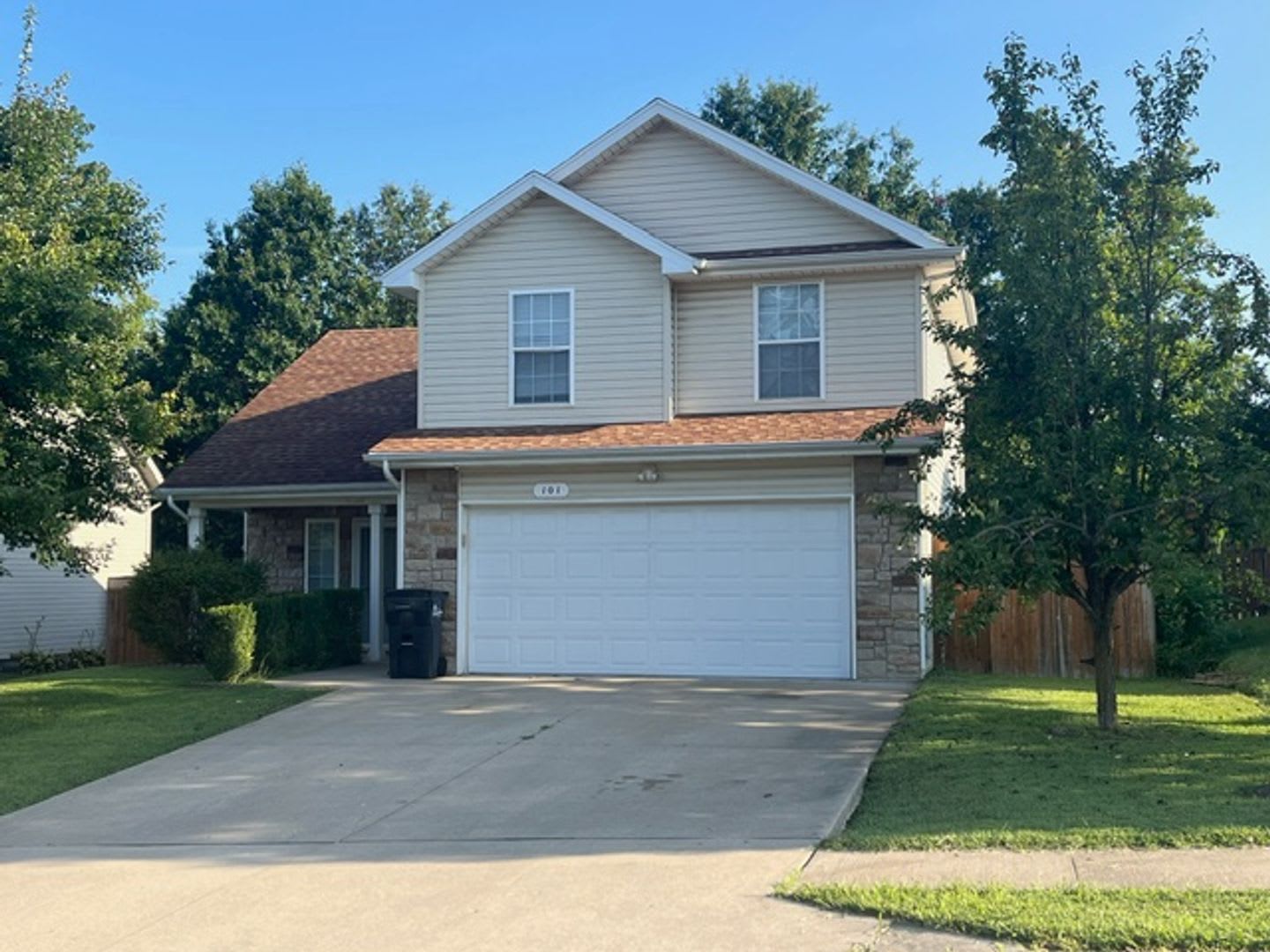 Nice 3 Bed 2.5 Bath House! – photo 2