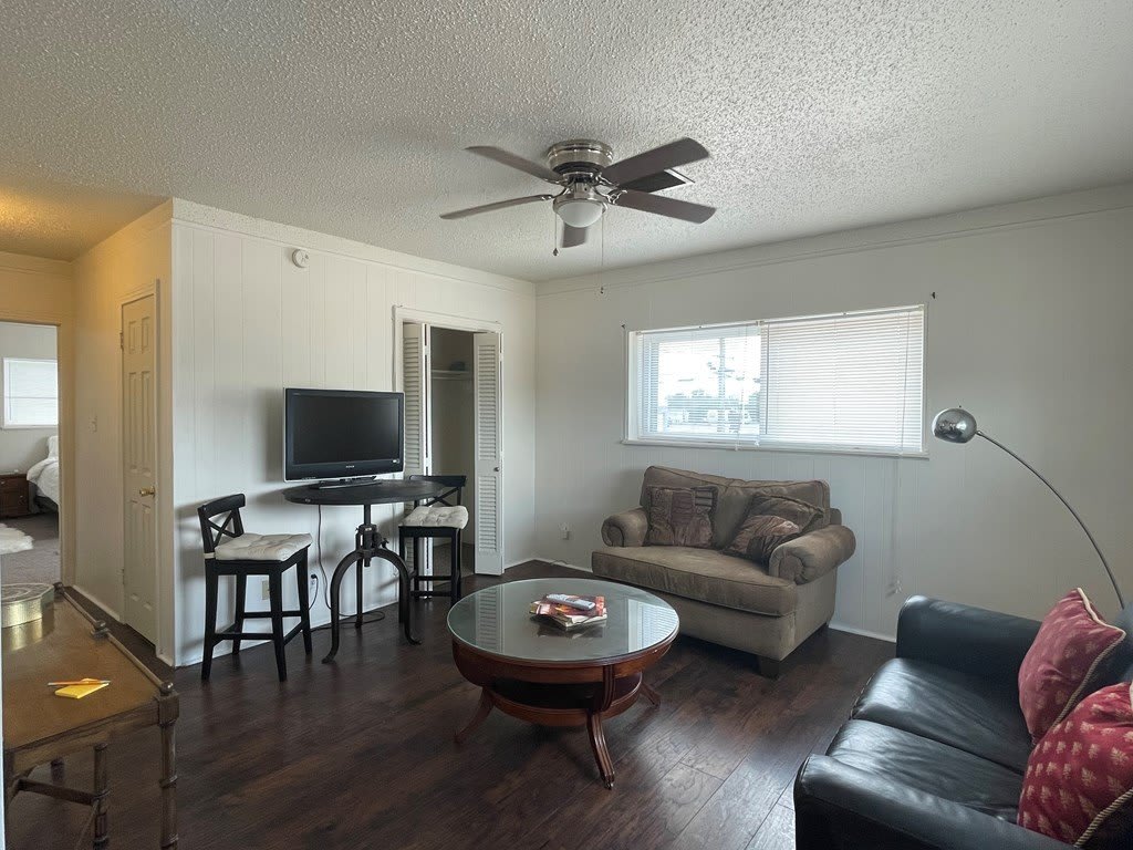 1501 N Texas Ave – photo 2