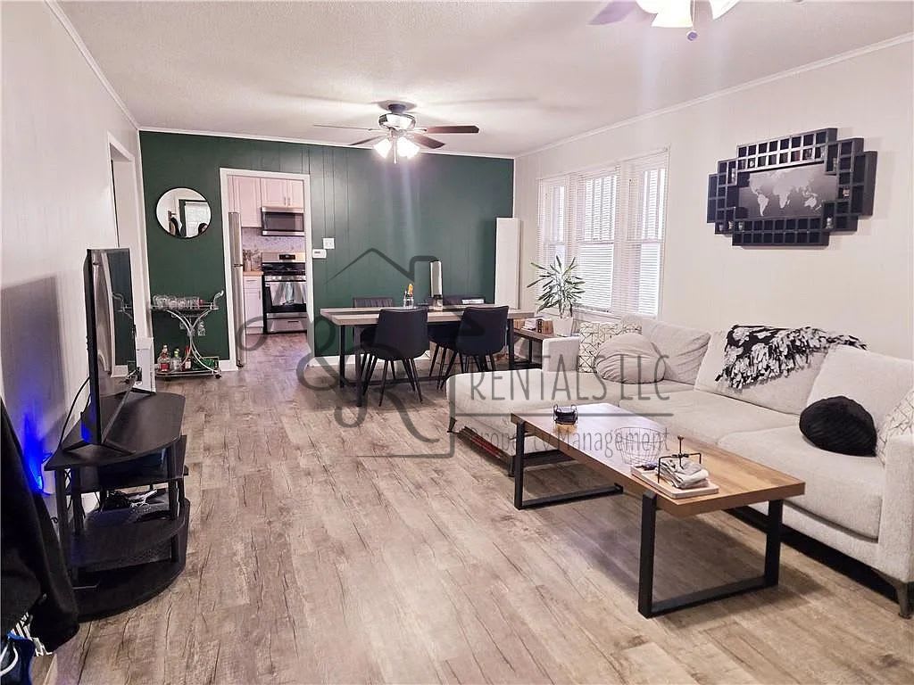 917 East Washington Street – photo 4