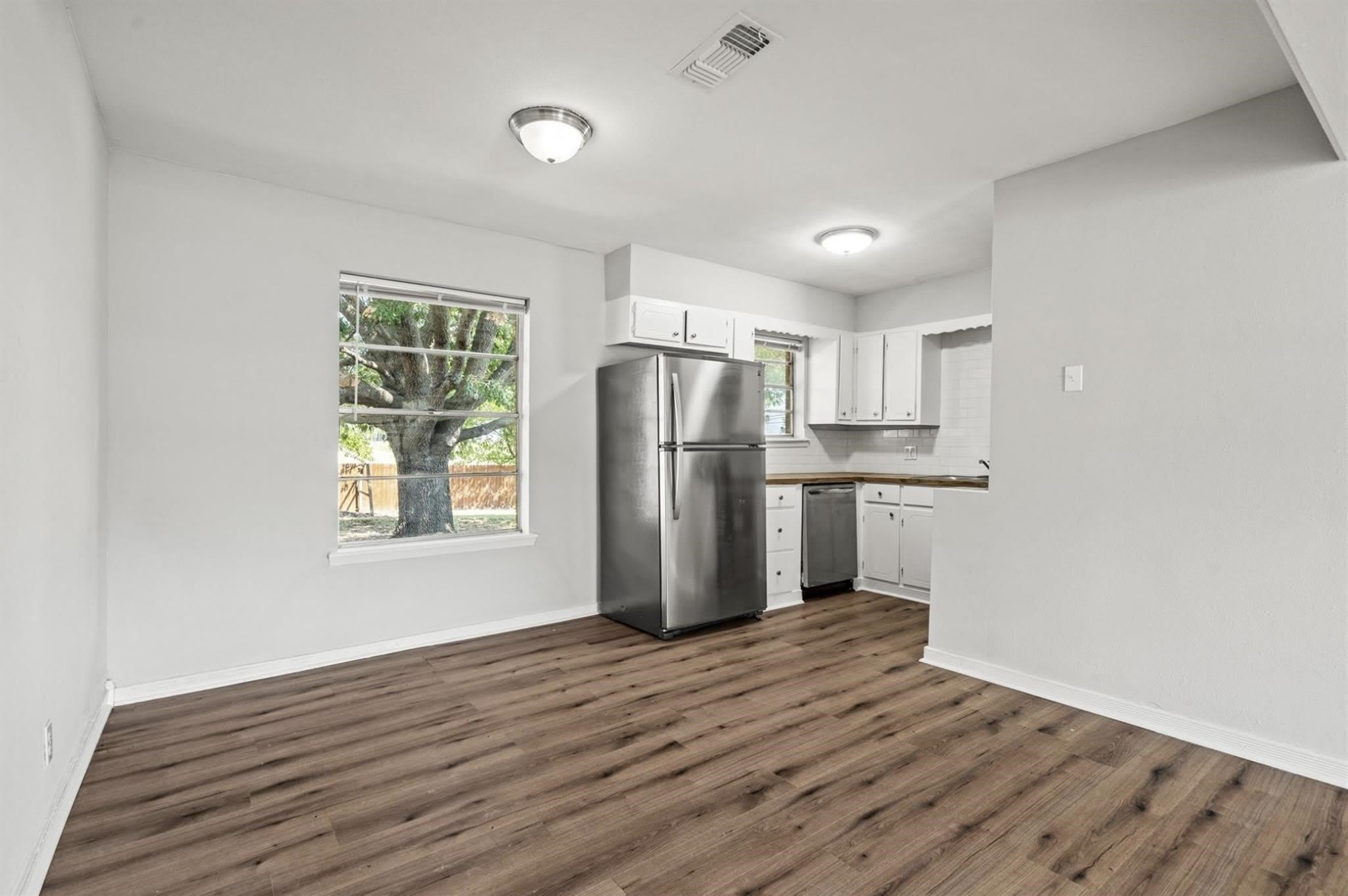 810 S Western Hills Drive – photo 5