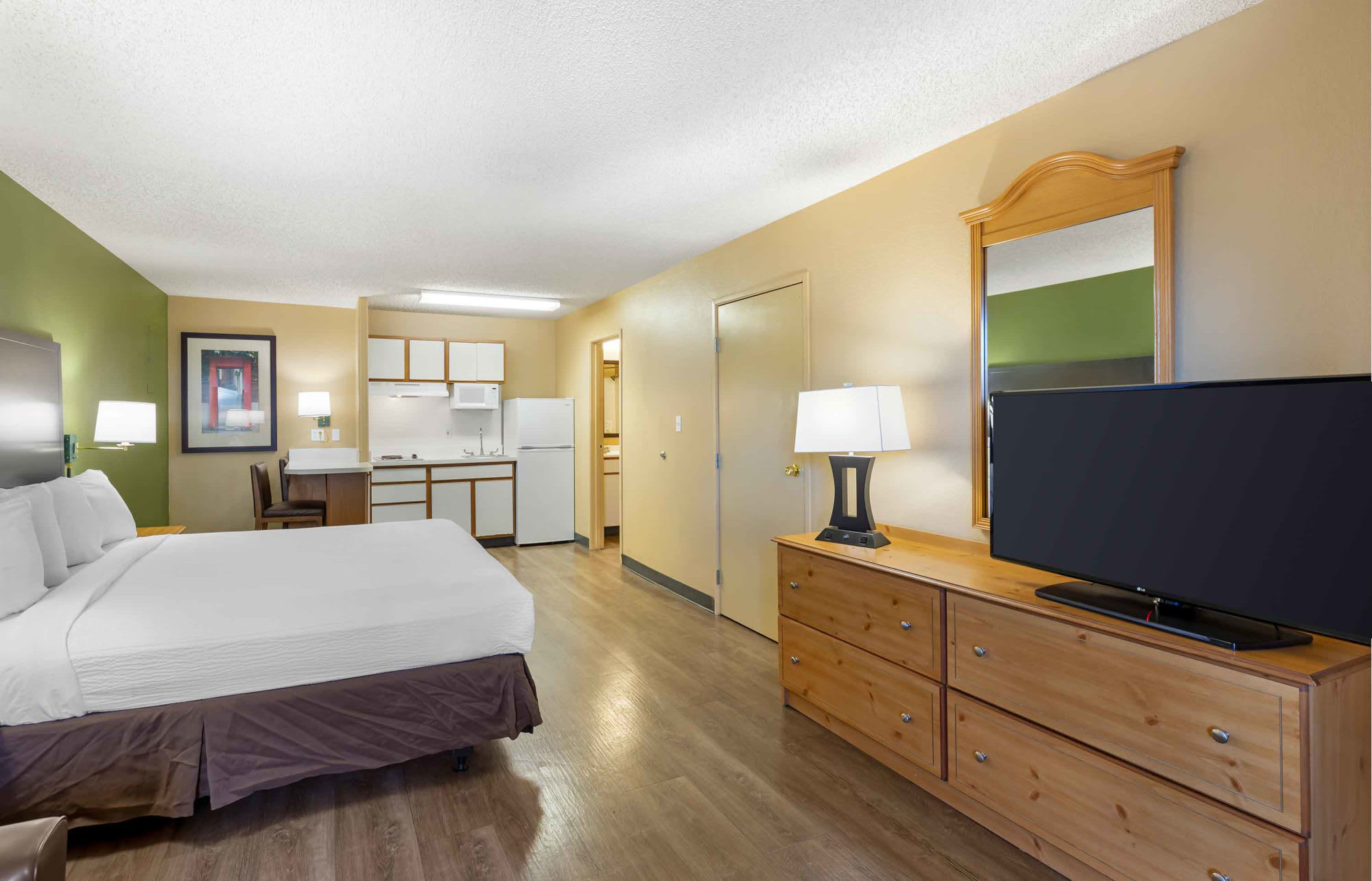 Select Suites Denver – photo 3