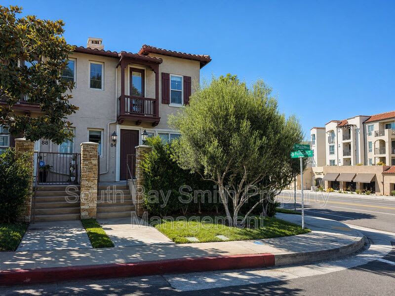 84 Palos Verdes Blvd – photo 2