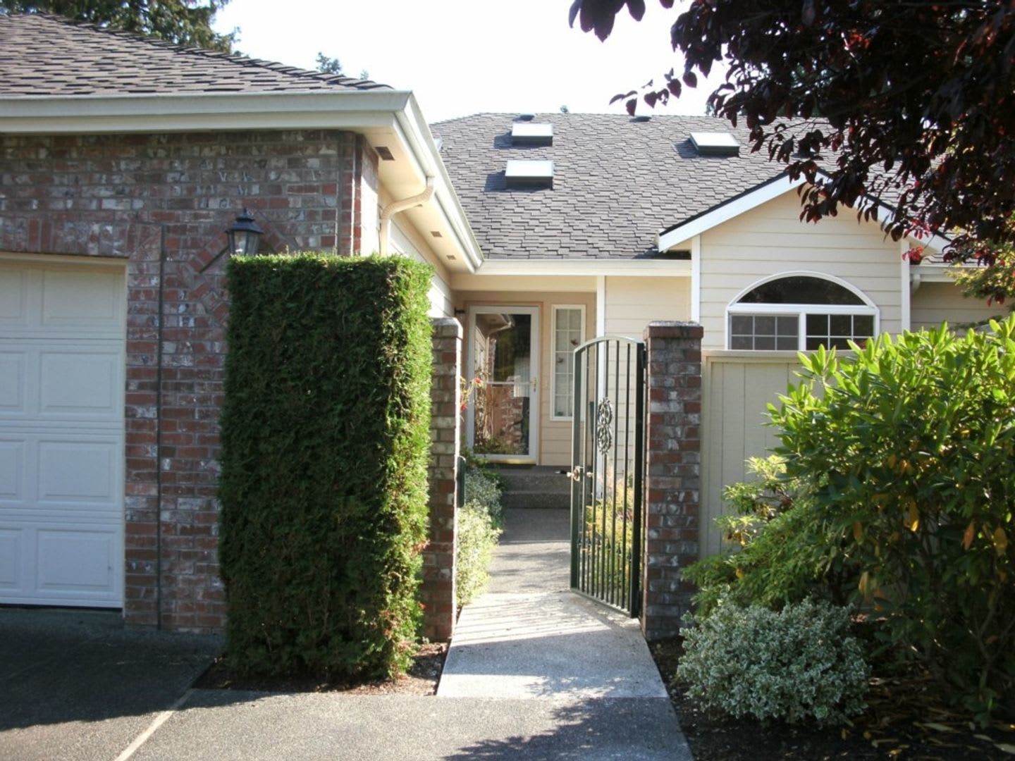 Comfortable Condo For Lease – photo 2