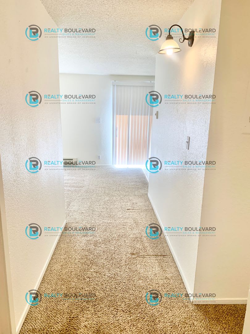 Great 2 Bedroom 1 Bathroom Apartment Near TMCC!!! Private Balcony, Laundry, Pool & Community Amenities – photo 4