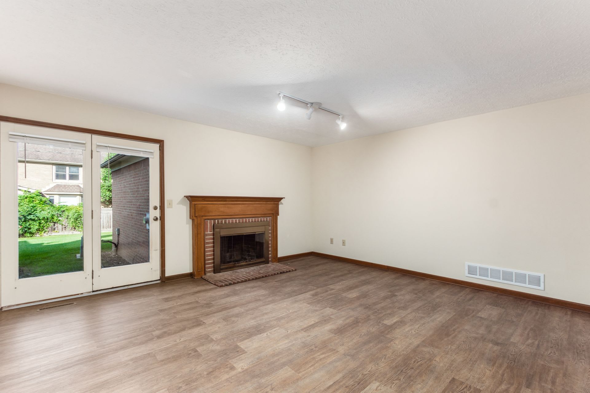 4847 Dierker Road – photo 5
