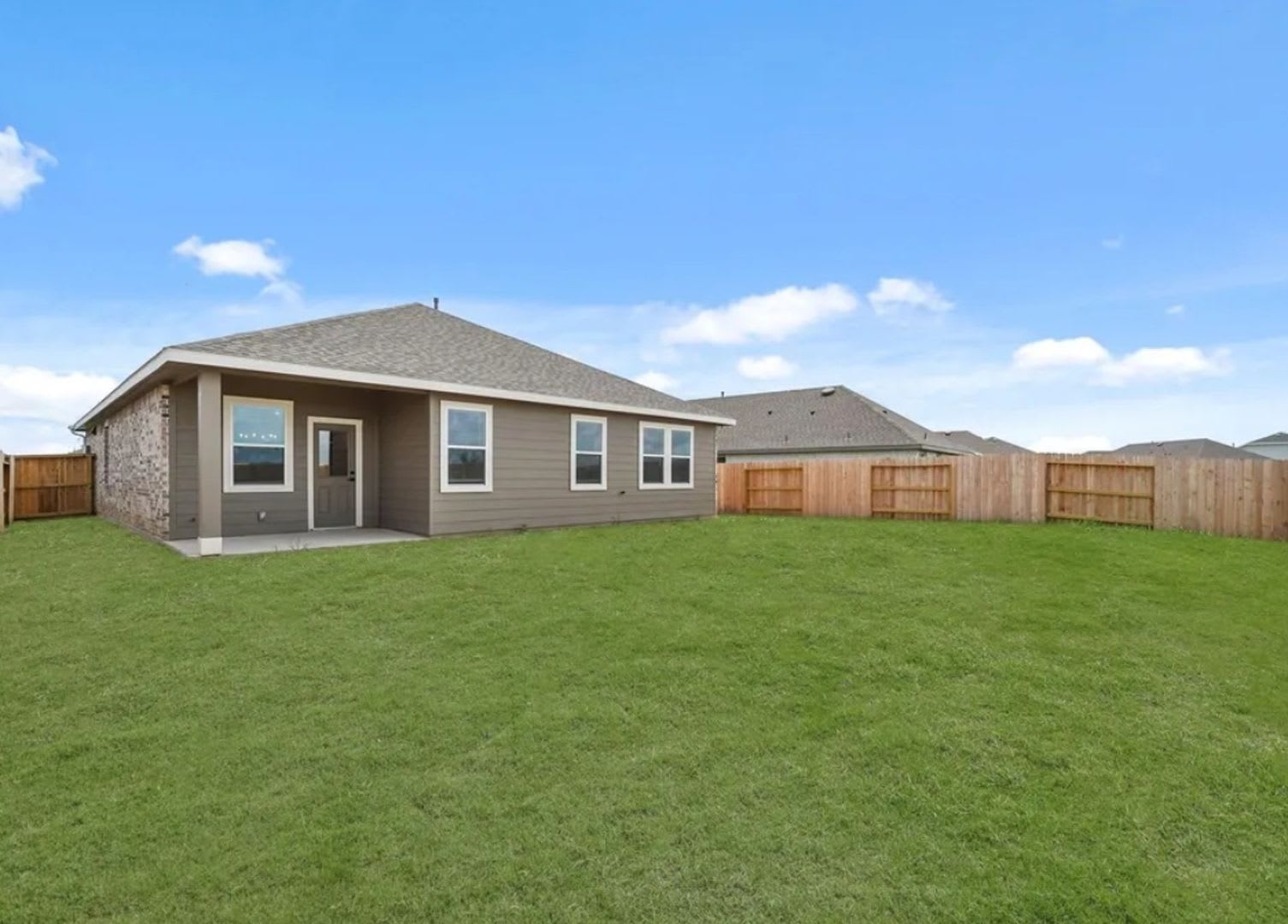 Newly Constructed 3Br House Beside Angel Lagoon In Dayton – photo 3