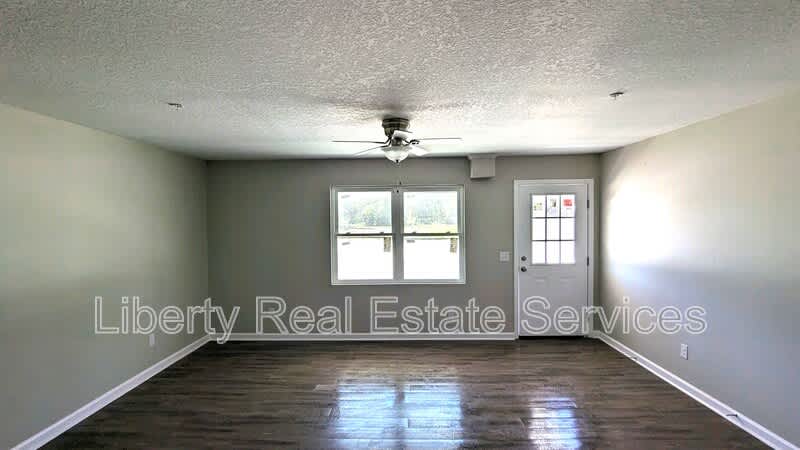 1474 Kelly Dr – photo 2