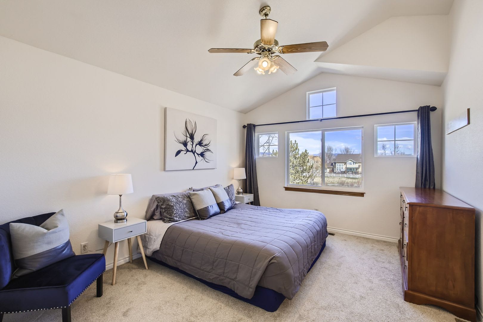Spacious 4 BDR Longmont Home – photo 3