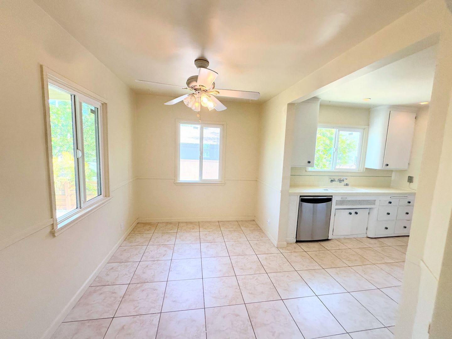 Peaceful Living in Mar Vista Home w/ Spacious Backyard! – photo 4