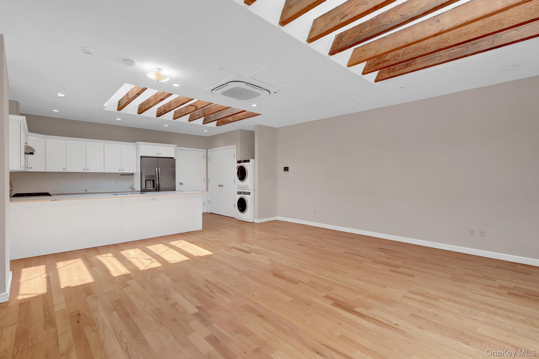 136 Rockaway Avenue – photo 3
