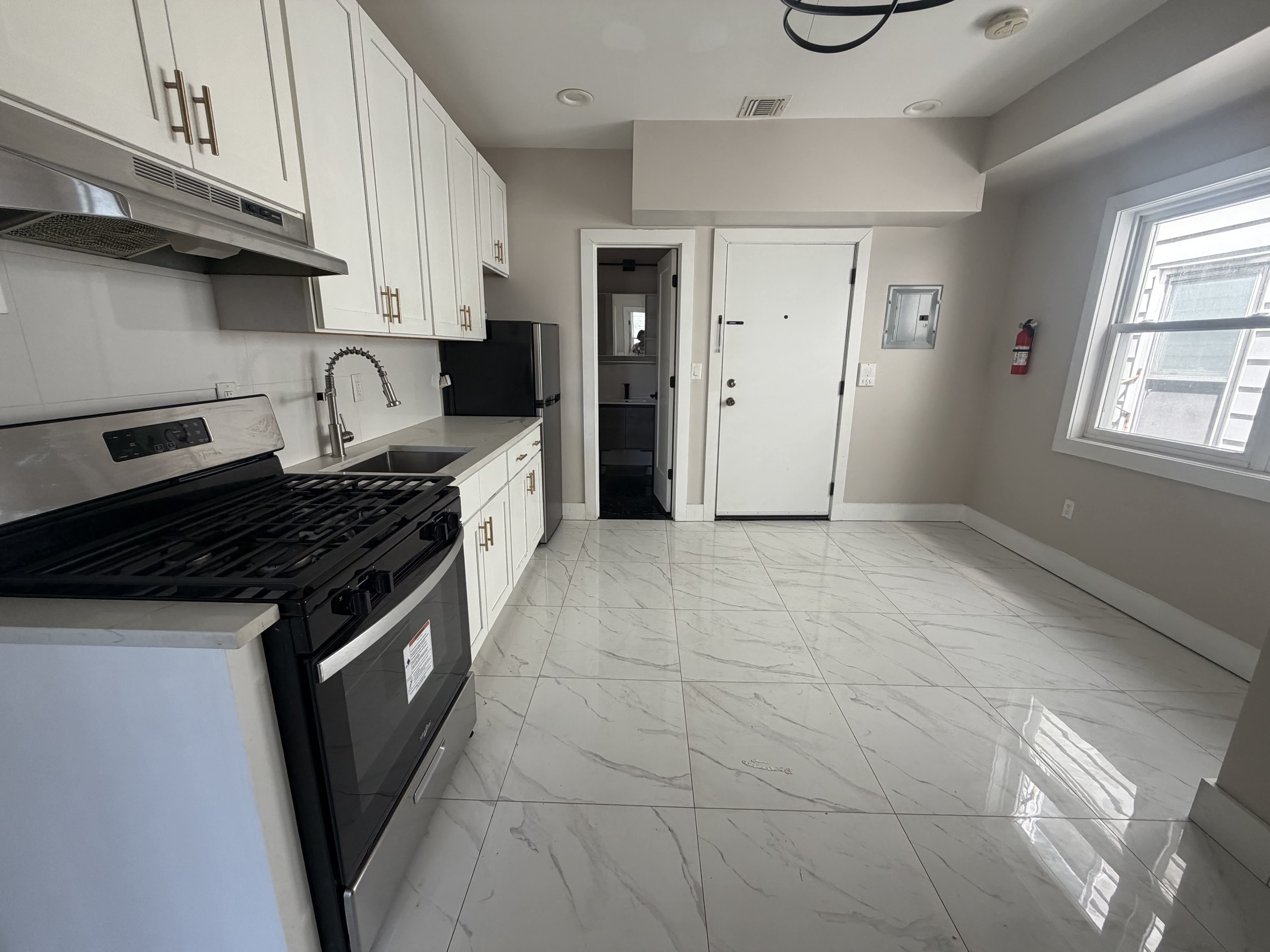 484 John F. Kennedy Blvd – photo 2