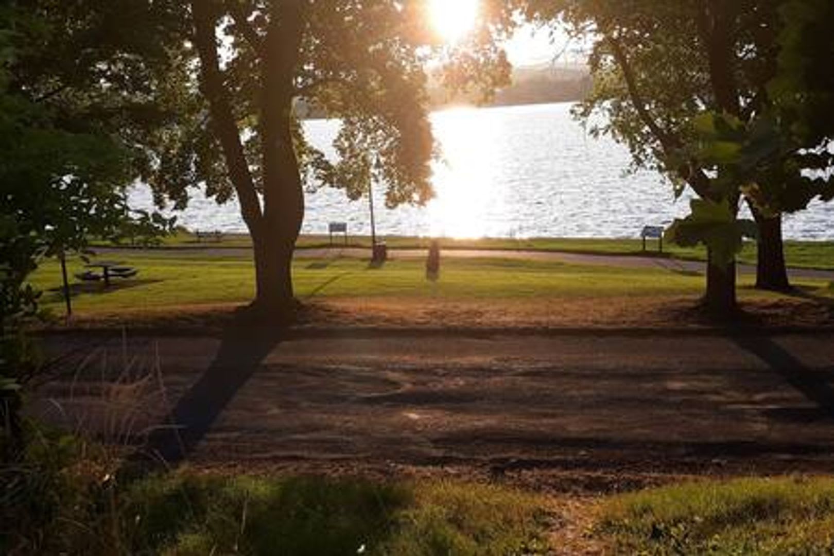 Condo located near the lake- Available October 1st, 2026 – photo 3