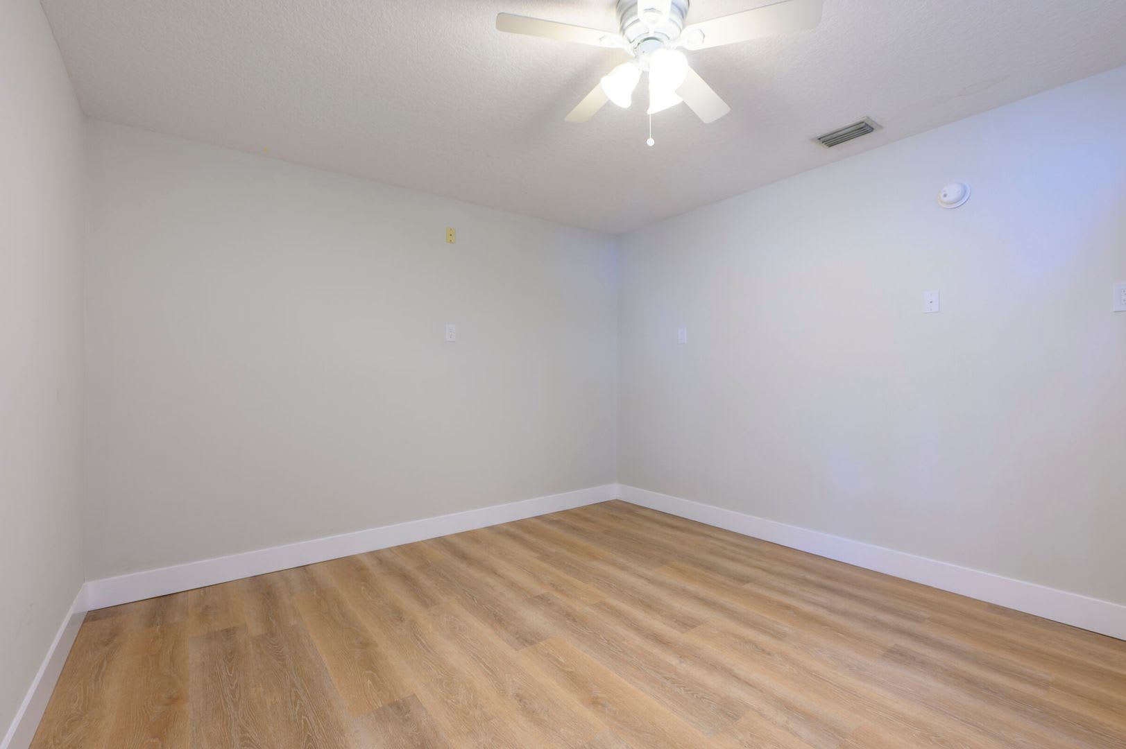 Get 500 Off Your First Month S Rent For A Limited Time Coastal Retreat Steps From The Sand In Indian Rocks Beach – photo 3
