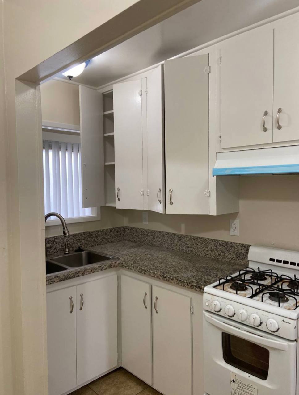 505 N Valencia Blvd – photo 4