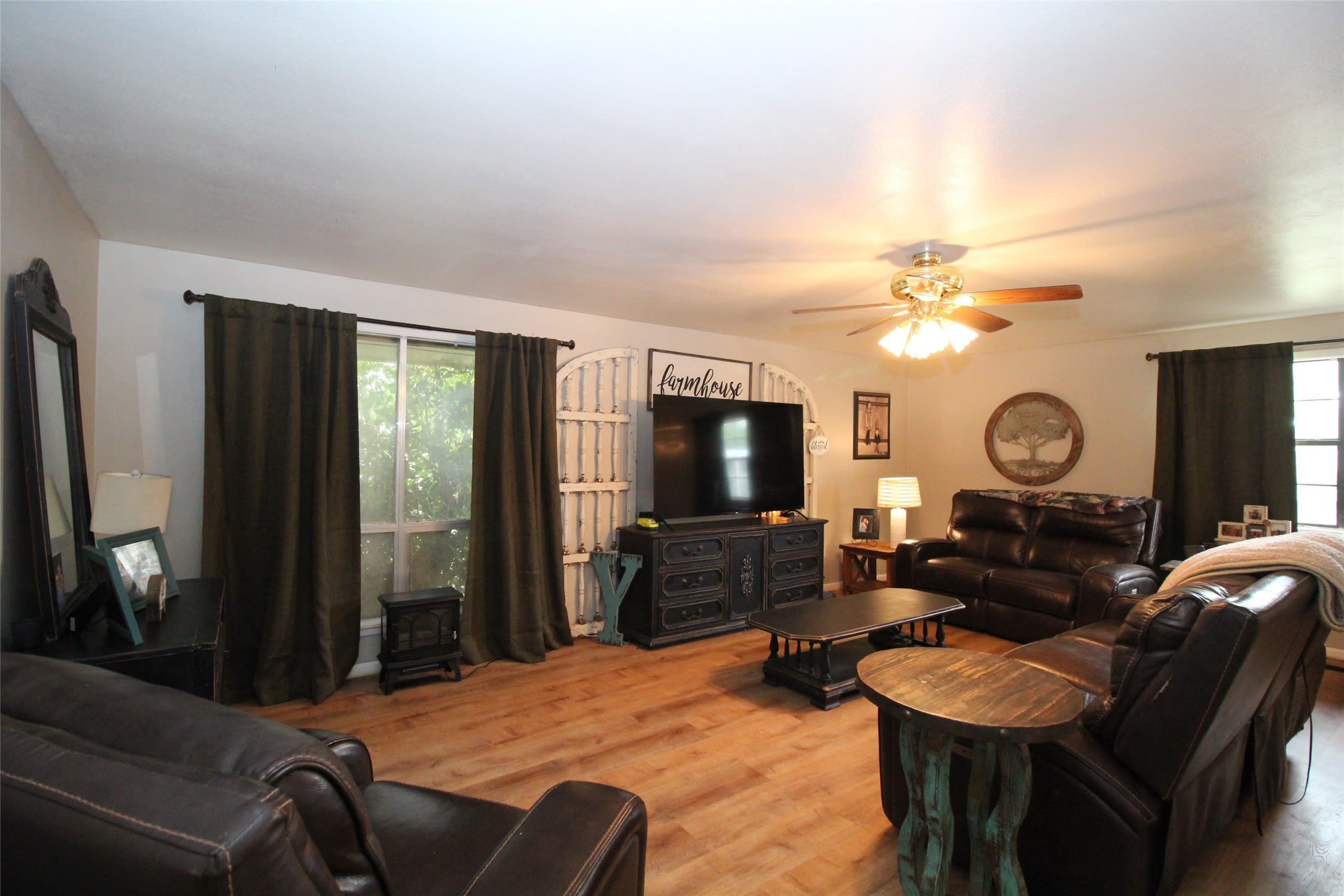 810 W Eden Street – photo 5