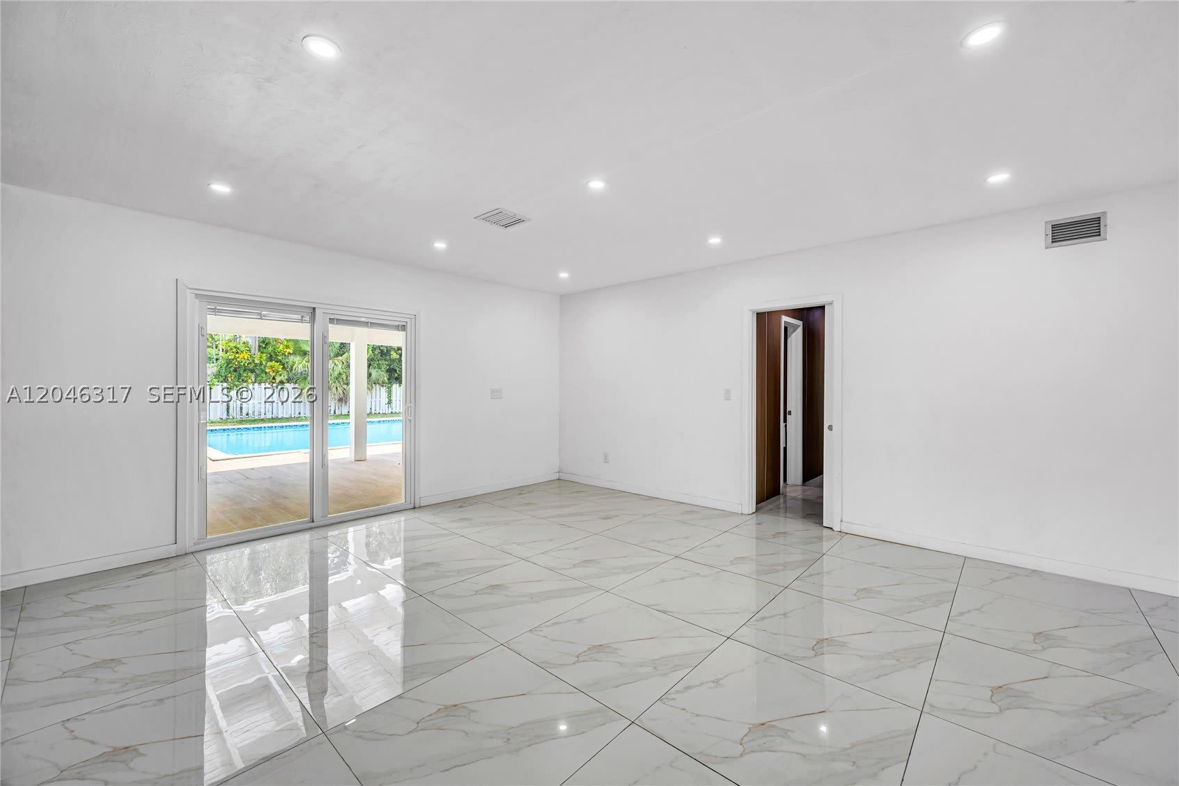 12525 SW 68th Ct – photo 4