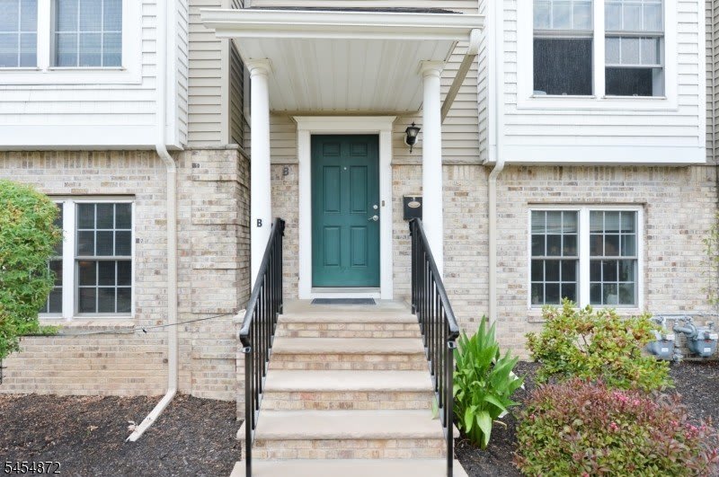 120 Chestnut St Unit B – photo 3