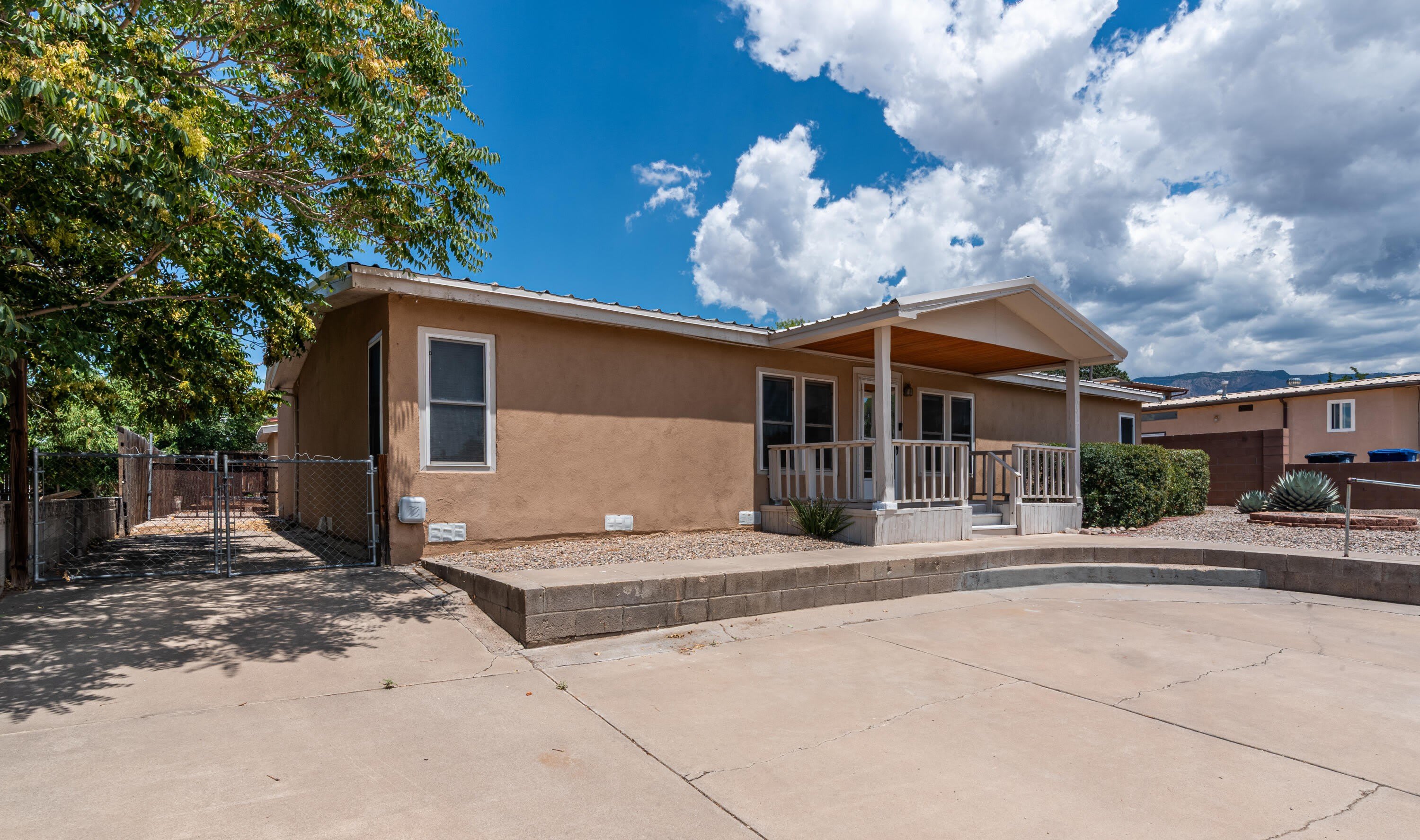 6517 San Francisco Road NE – photo 4