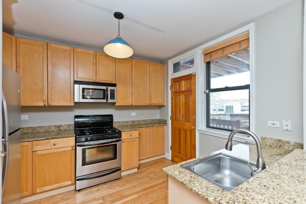 2723 W Wellington – photo 1