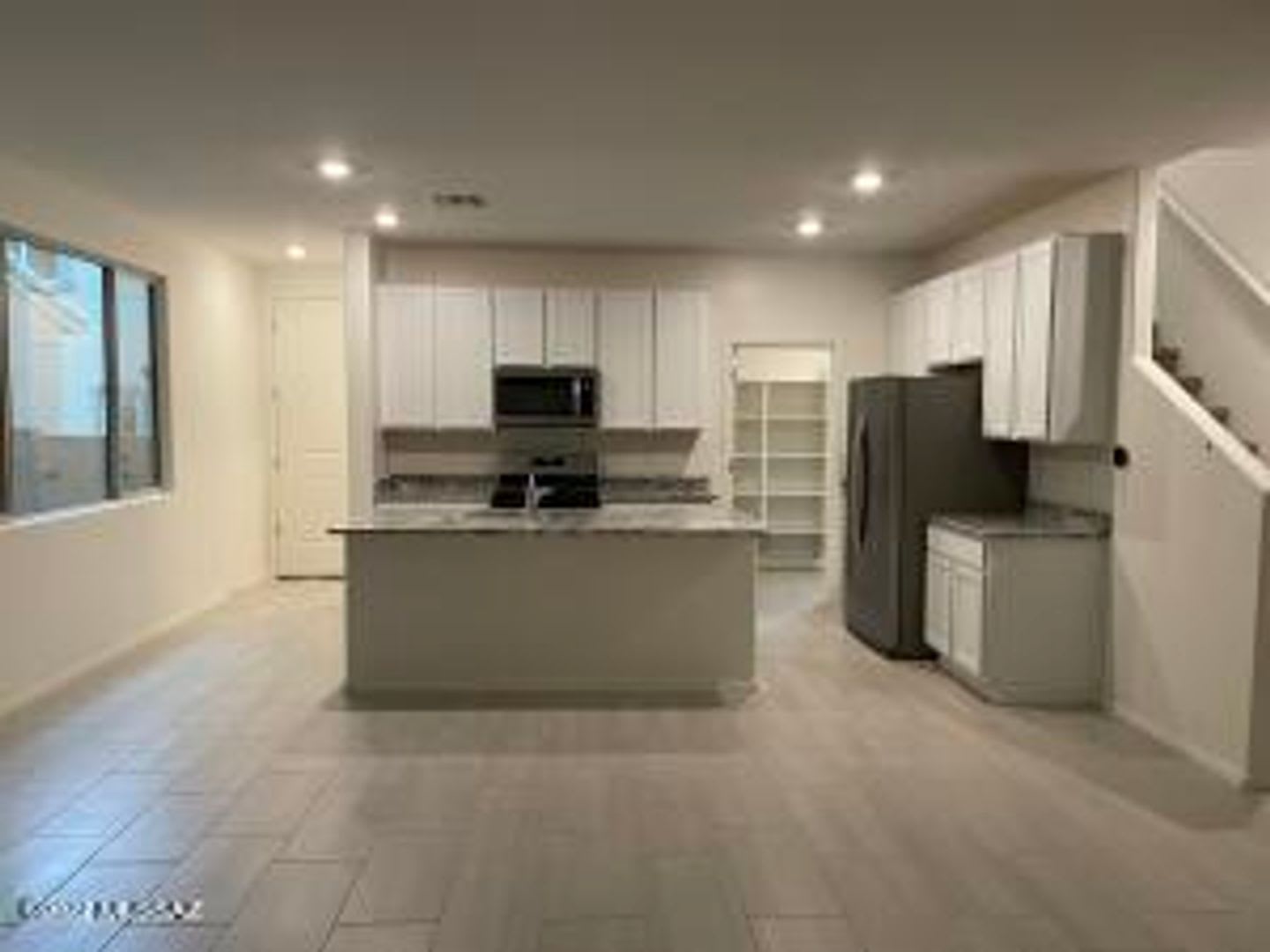 Beautiful 4Bdm 2.5Ba Home, Centrally located! – photo 5