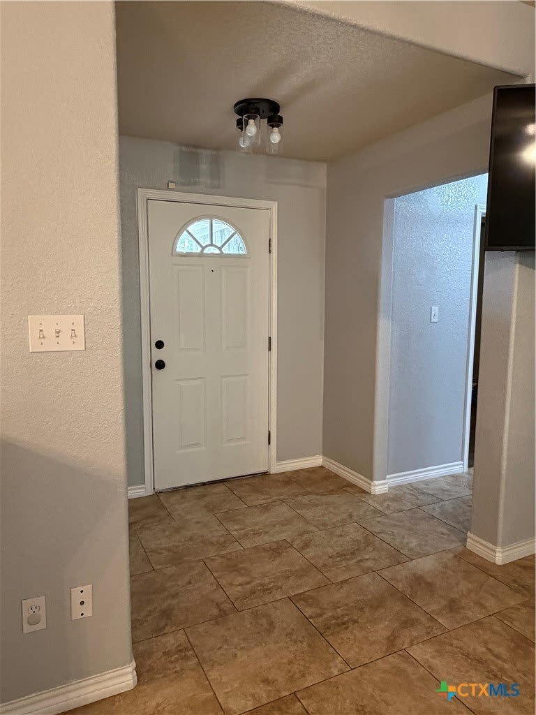 484 Cordova Loop – photo 2