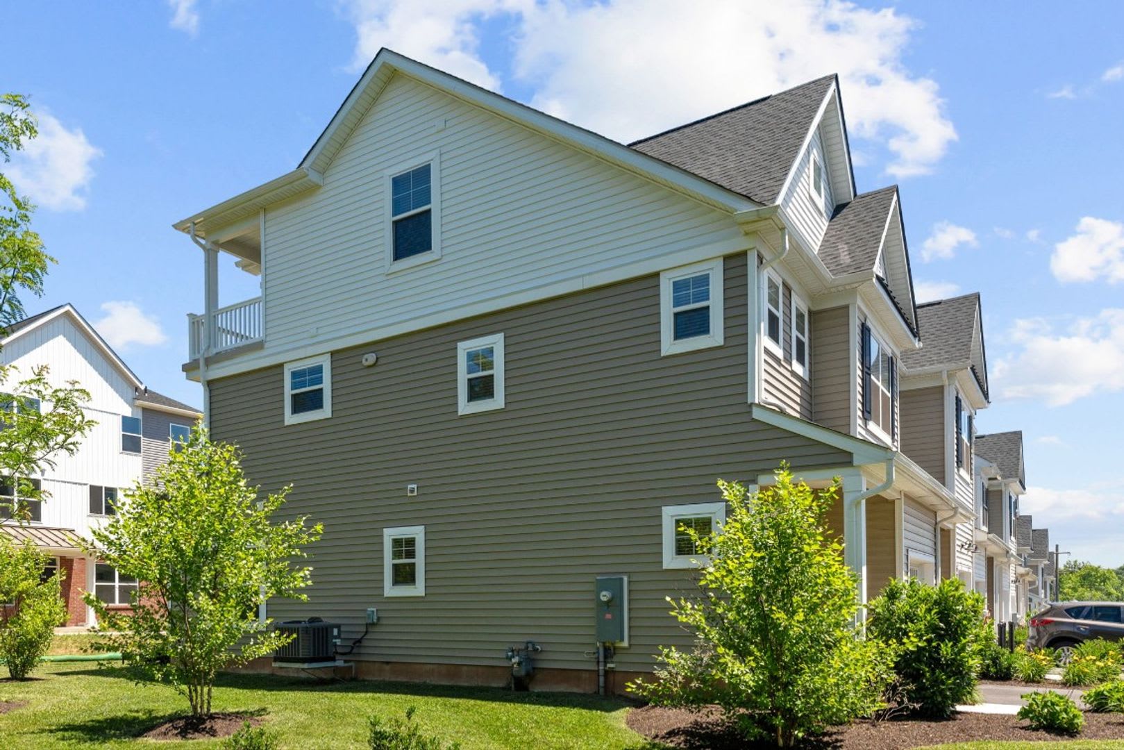 Elegant 3-Bedroom Home in Isaac Court. Available the Second Week of October! – photo 5