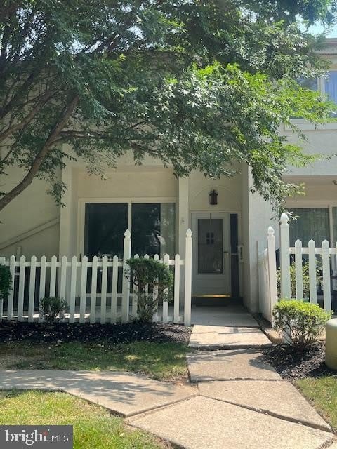 113 Montrose Avenue – photo 1