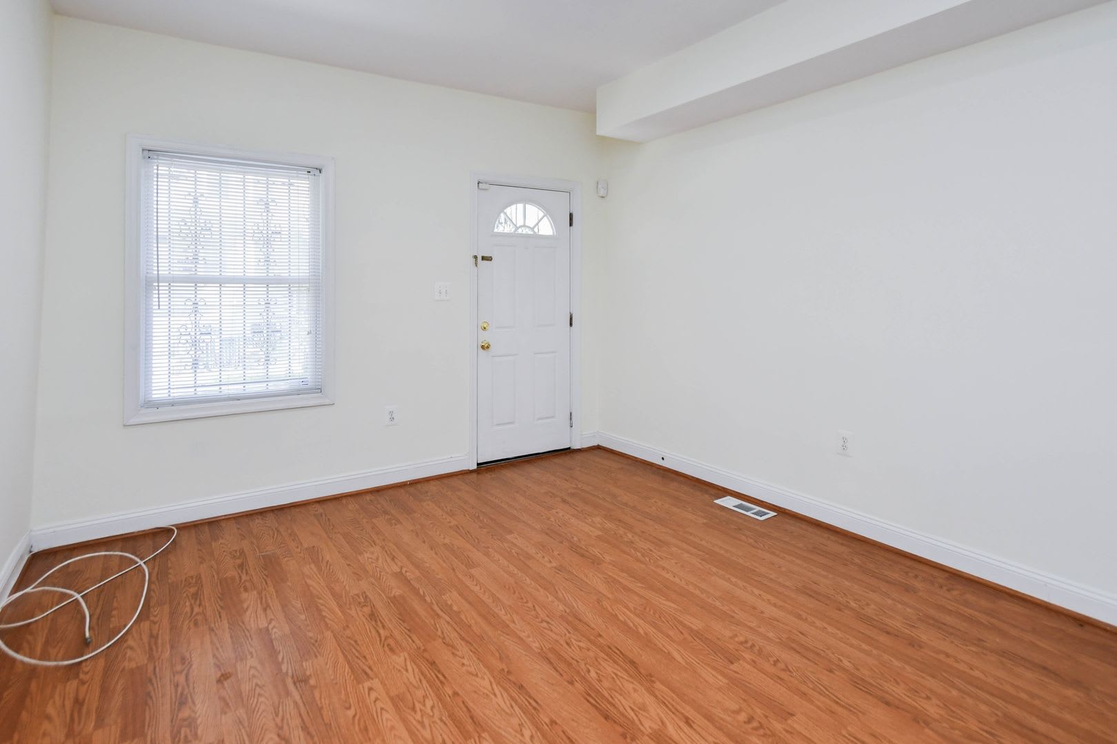 Beautiful 3 Bedrooms 2 Full Bath Townhome H Street Corridor Union Market – photo 3