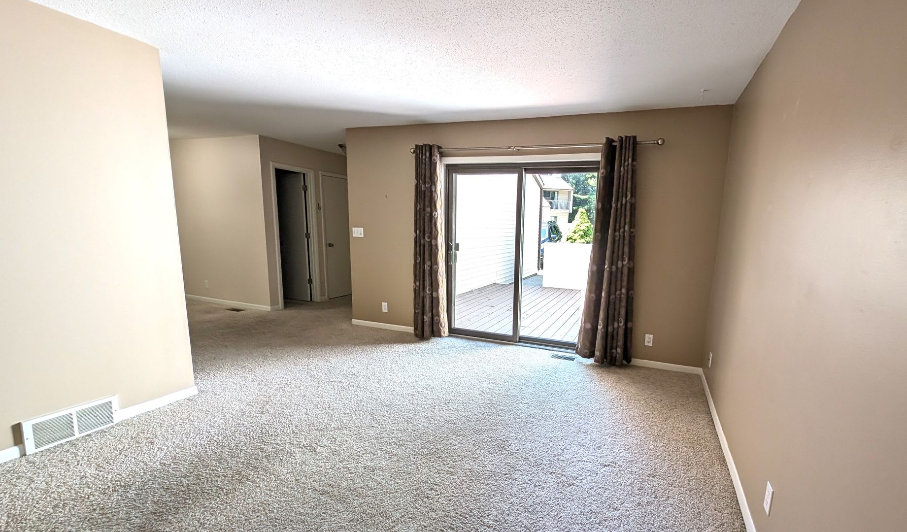 17554 Parkwood Dr, 2 bedroom Condo – photo 3