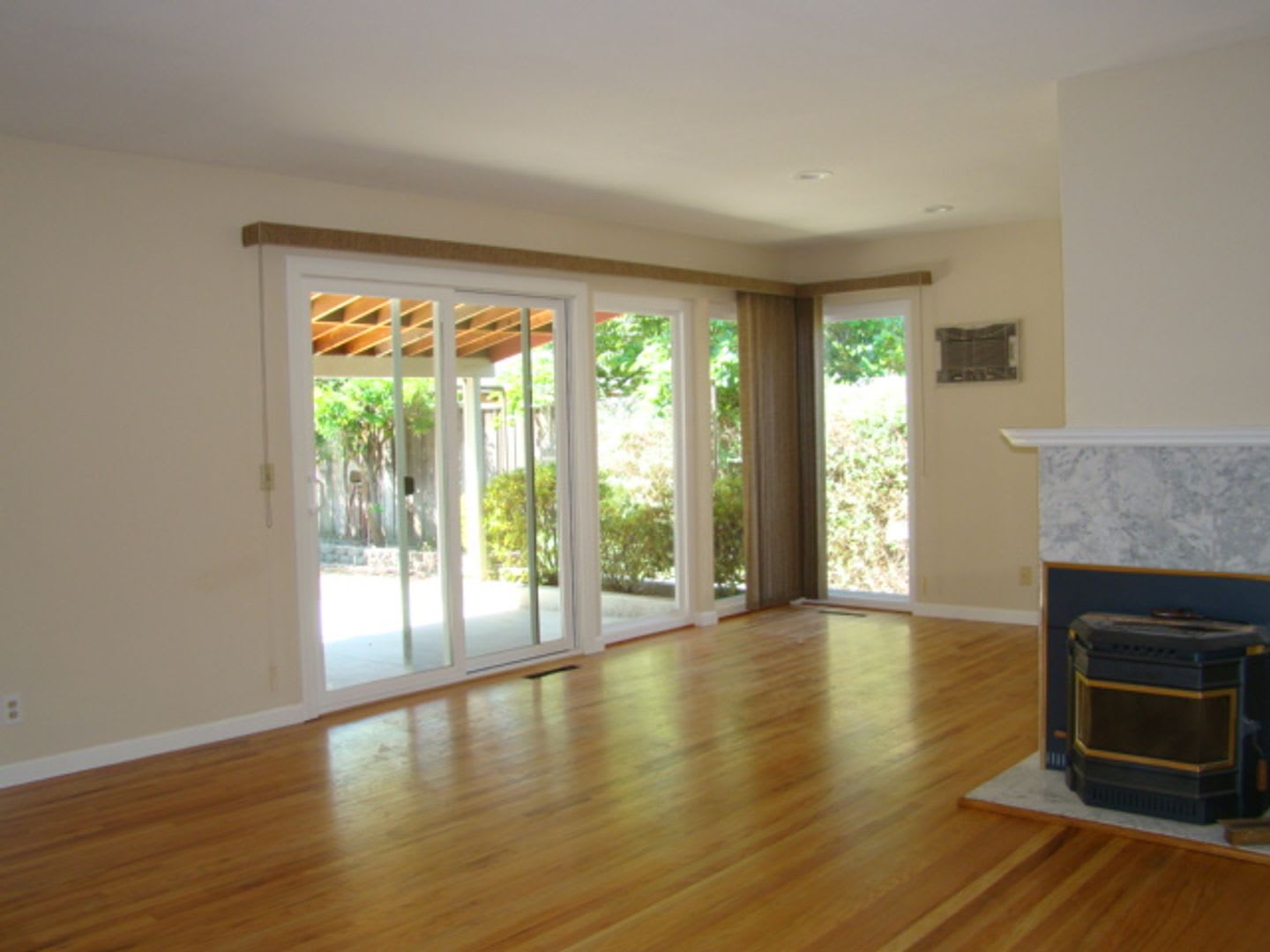 Single Family House, Storage space, 4-Bedroom, bonus room – photo 2